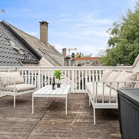 Luxurious - Private Sauna & Rooftop - Perfect Location *