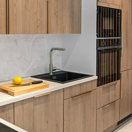 아파트 Luxurious - Private Sauna & Rooftop - Perfect Location