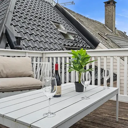 Luxurious - Private Sauna & Rooftop - Perfect Location 아파트 *