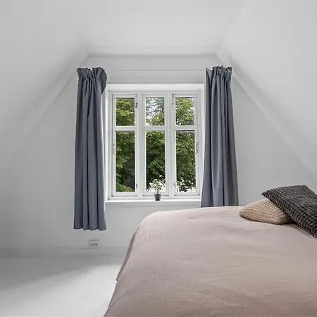 Luxurious - Private Sauna & Rooftop - Perfect Location 베르겐