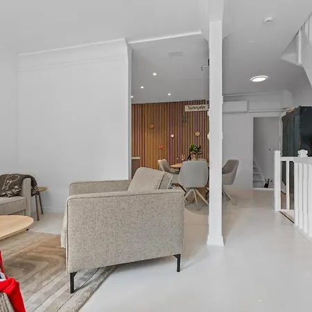 Luxurious - Private Sauna & Rooftop - Perfect Location 아파트
